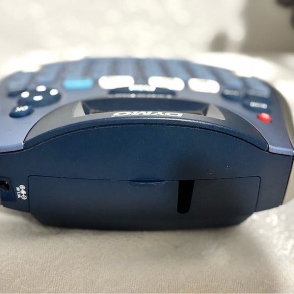 DYMO LetraTag Label Maker - Picture 3 of 10